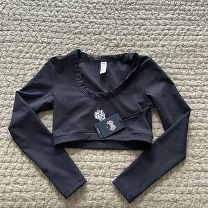 Darc sport cropped scoop neck long sleeve